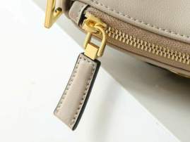 Picture of Prada Handbags _SKUfw201772409fw